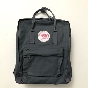 Fjallraven Kanken Classic Backpack Graphite Grey